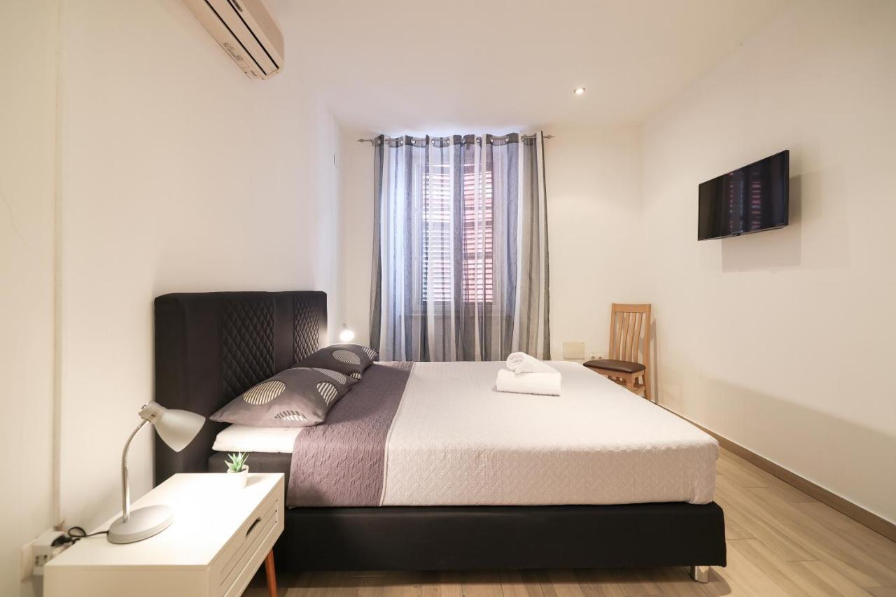 Old Town Donatello Apartment Zara Esterno foto
