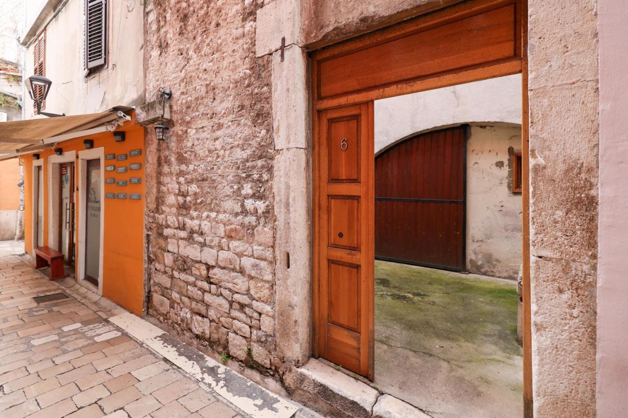 Old Town Donatello Apartment Zara Esterno foto