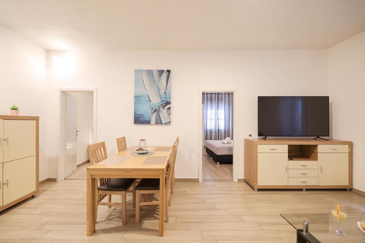 Old Town Donatello Apartment Zara Esterno foto